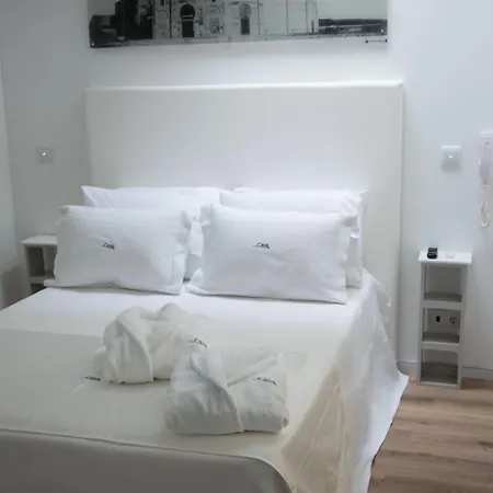 Mycasa בית הארחה 4*